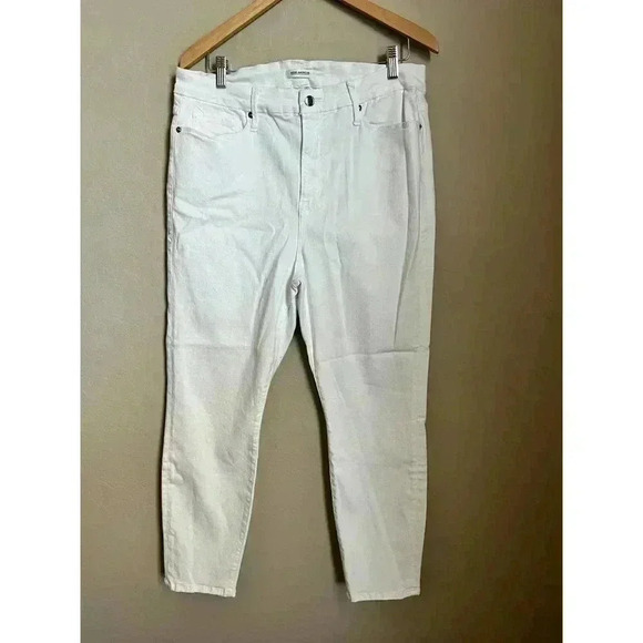 Good American Good Legs Crop Jeans White001 Size 18 - Picture 1 of 11